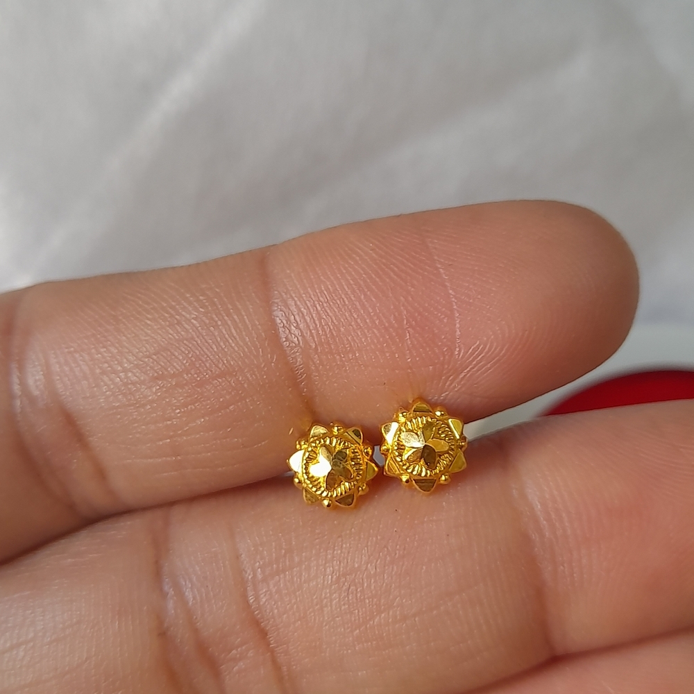 Beautiful combo 2pairs studs - Picture 16 of 16